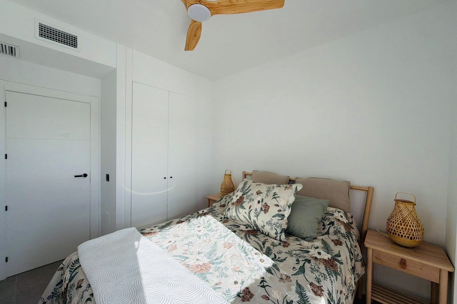 3 sypialnia Apartament do wynajęcia w Fuengirola z basenem garażem - 3 200 € (Ref: 9906863)