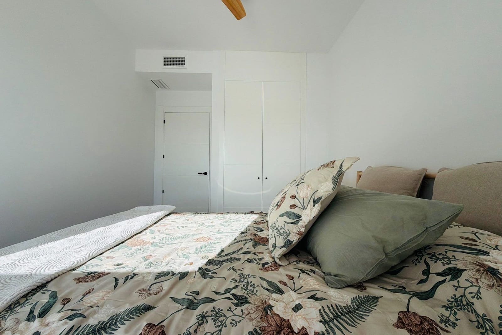 3 sypialnia Apartament do wynajęcia w Fuengirola z basenem garażem - 3 200 € (Ref: 9906863)
