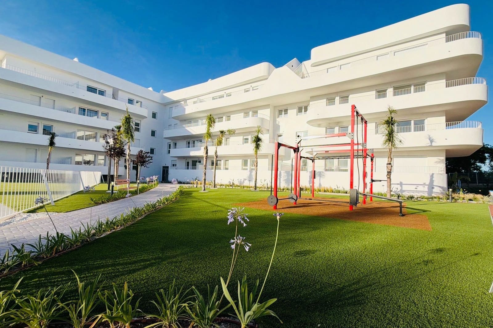 3 sypialnia Apartament do wynajęcia w Fuengirola z basenem garażem - 3 200 € (Ref: 9906863)