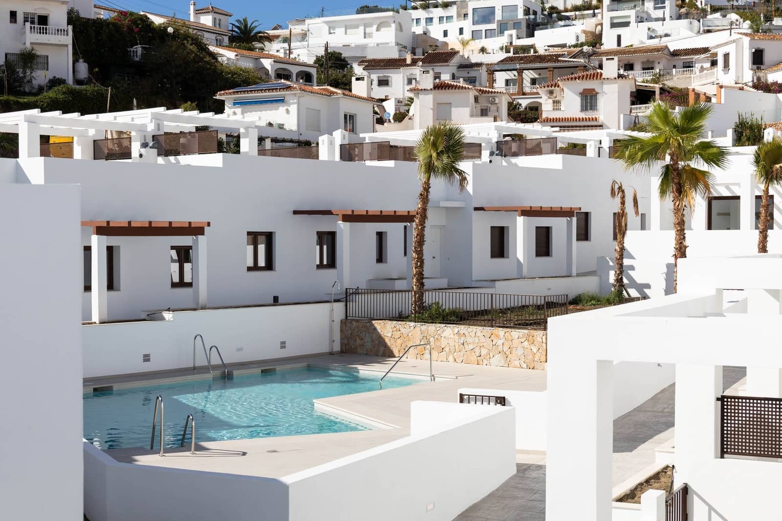 Apartamento para venda em Nerja com piscina - 524 000 € (Ref: 9909051)