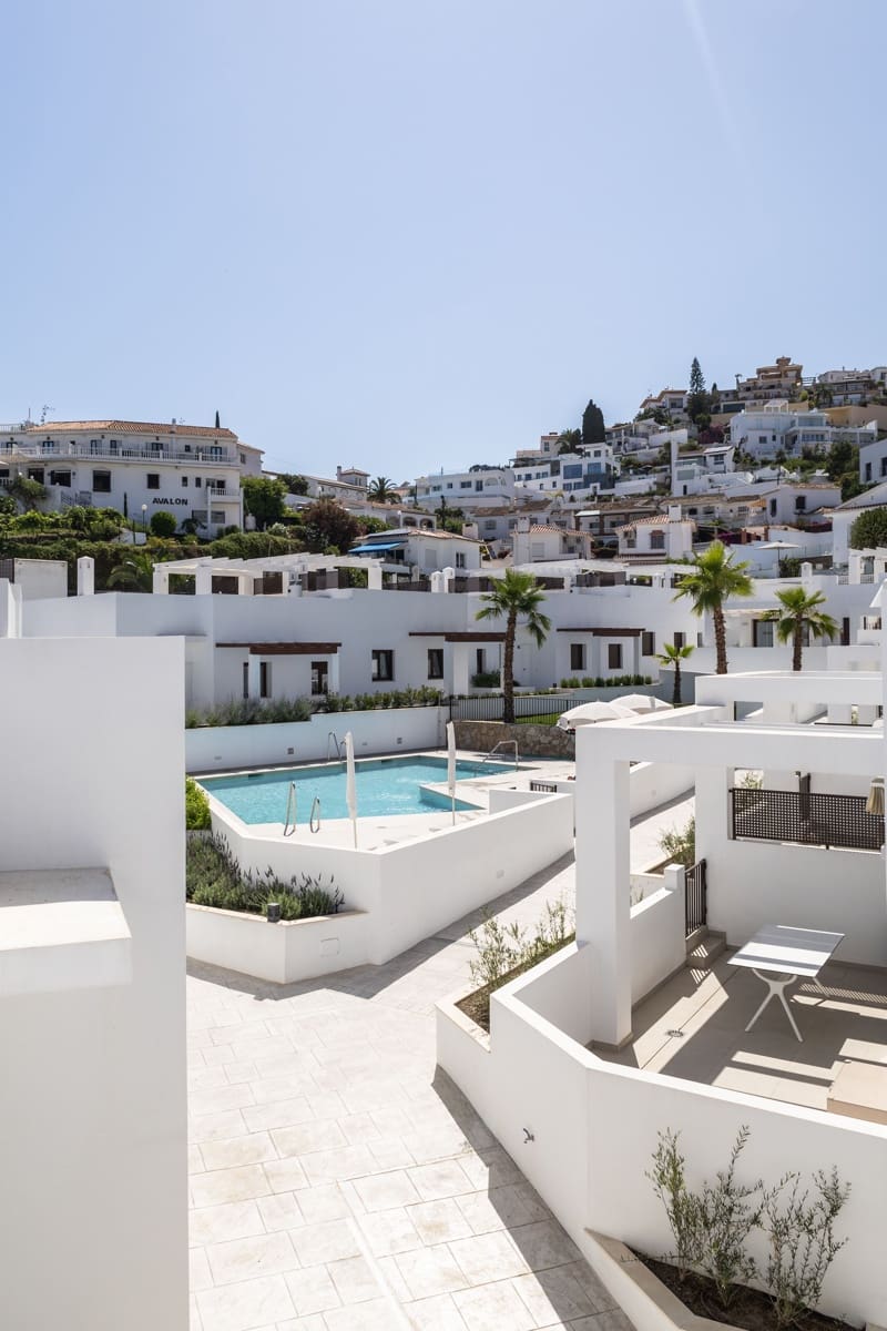 Apartamento para venda em Nerja com piscina - 524 000 € (Ref: 9909051)