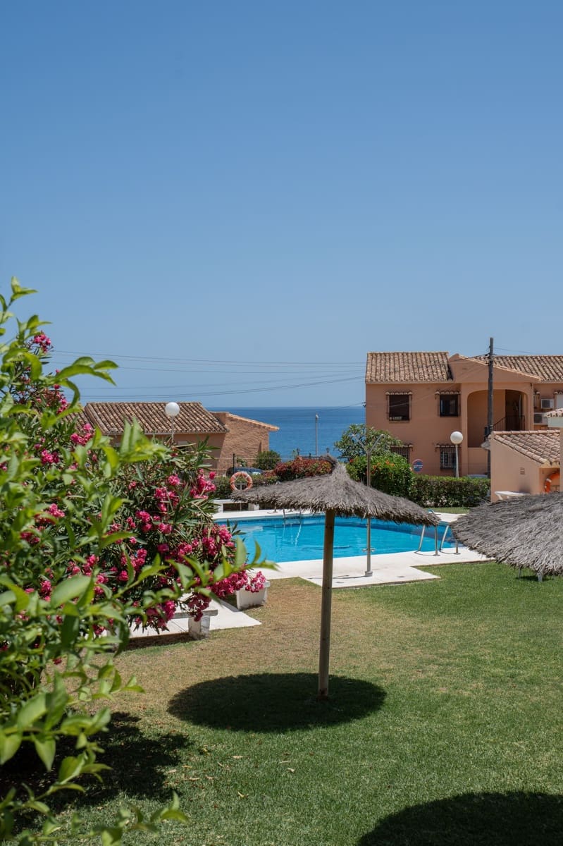 2 soverom Leilighet til salgs i Mijas Costa med svømmebasseng - € 279 000 (Ref: 9911949)