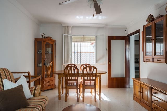 3 soveværelse Byhus til salg i La Cala del Moral, Rincón de la Victoria med swimmingpool - € 650.000 (Ref: 9912296)