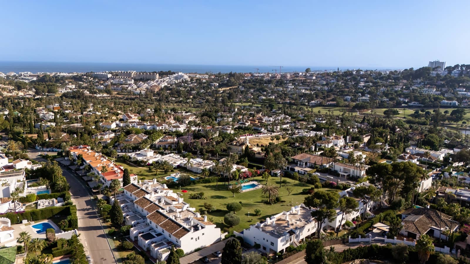4 bedroom Townhouse for sale in Marbella with pool - € 1,575,000 (Ref: 9915324)