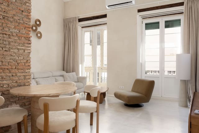 3 soveværelse Lejlighed til salg i Centro Historico, Málaga by - € 650.000 (Ref: 9917619)