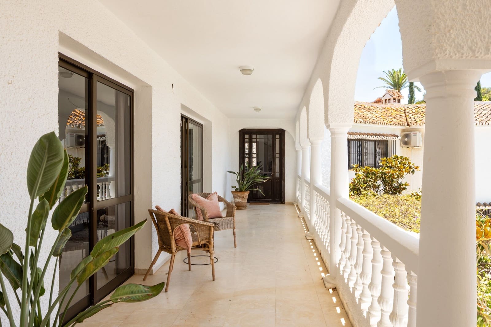 5 makuuhuone Omakotitalo myytävänä paikassa Mijas Costa mukana uima-altaan - 1 995 000 € (Ref: 9919078)