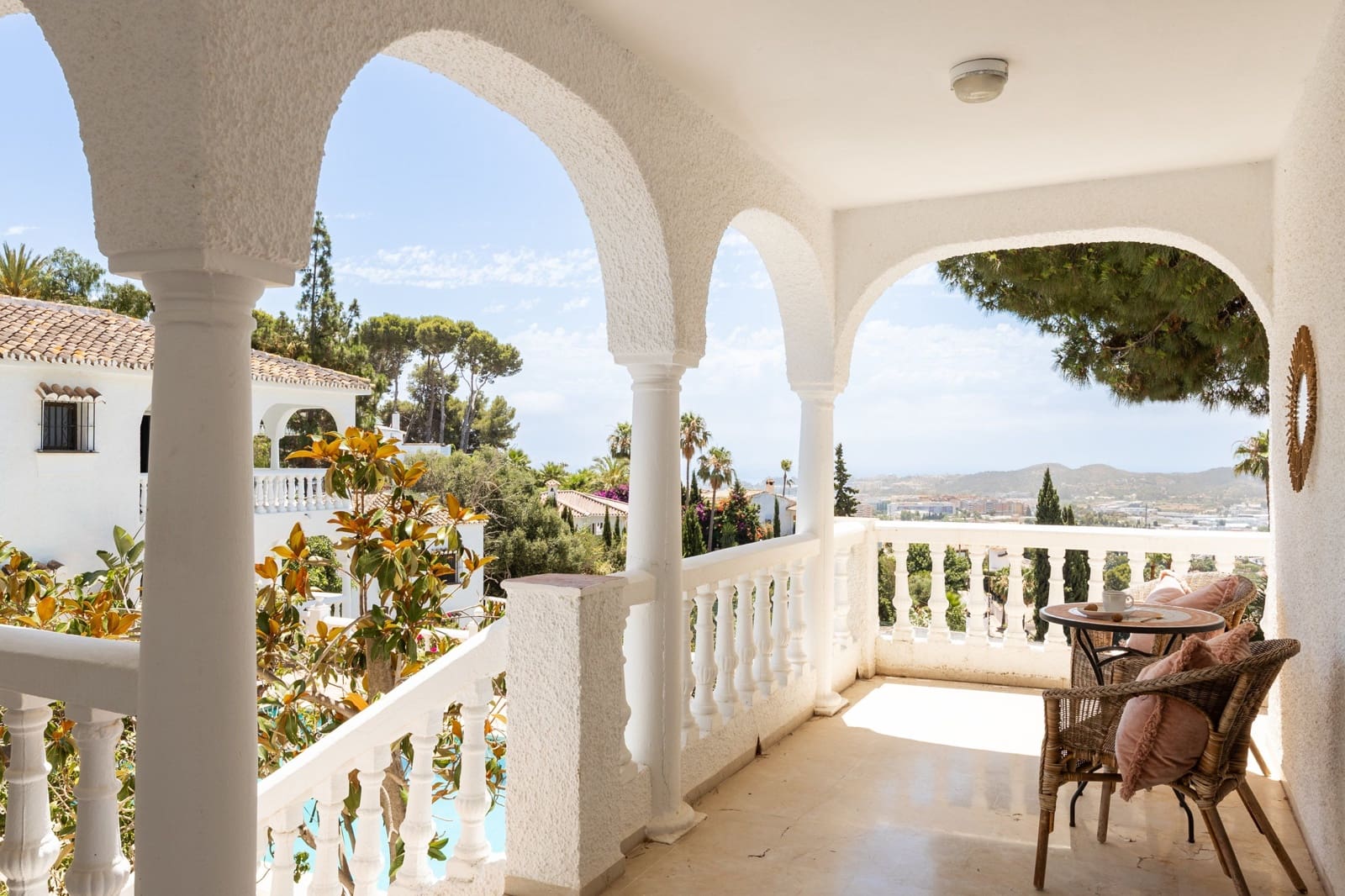 5 makuuhuone Omakotitalo myytävänä paikassa Mijas Costa mukana uima-altaan - 1 995 000 € (Ref: 9919078)