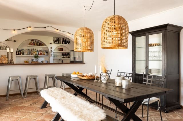 5 makuuhuone Omakotitalo myytävänä paikassa Mijas Costa, Mijas mukana uima-altaan - 1 995 000 € (Ref: 9919078)
