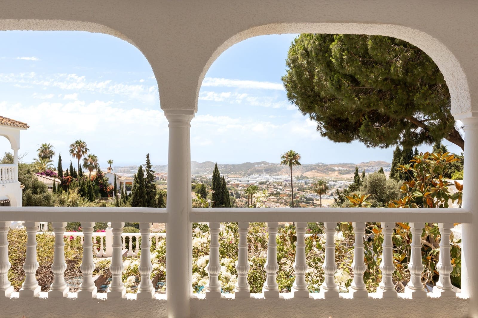 5 makuuhuone Omakotitalo myytävänä paikassa Mijas Costa mukana uima-altaan - 1 995 000 € (Ref: 9919078)