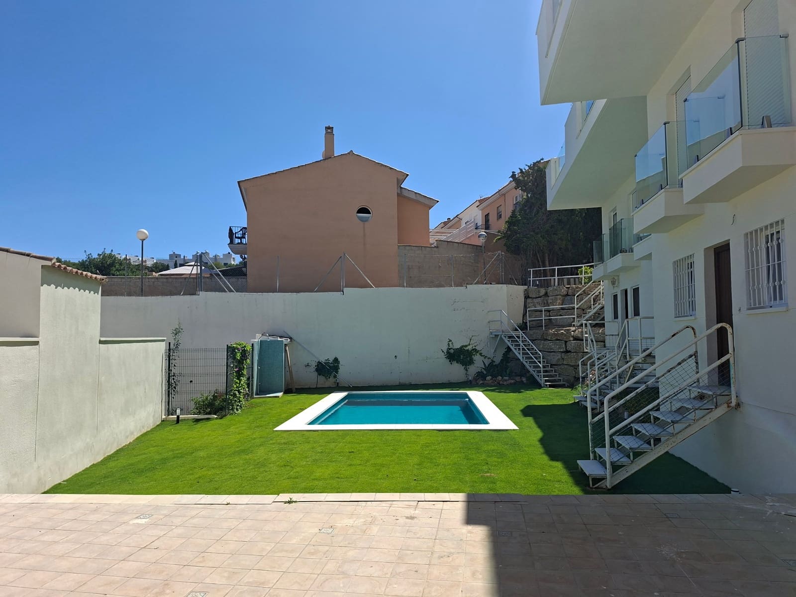 3 bedroom Townhouse for sale in Fuengirola with pool - € 649,000 (Ref: 9919134)