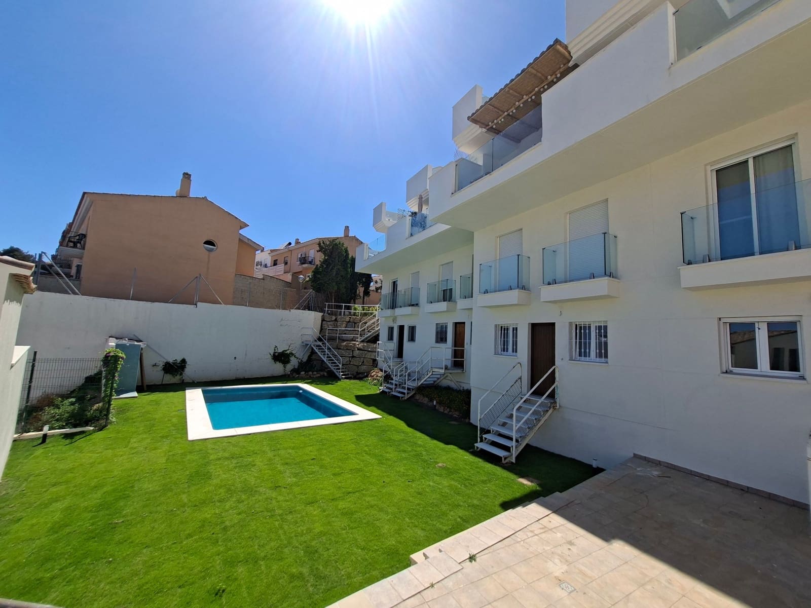 3 bedroom Townhouse for sale in Fuengirola with pool - € 649,000 (Ref: 9919134)