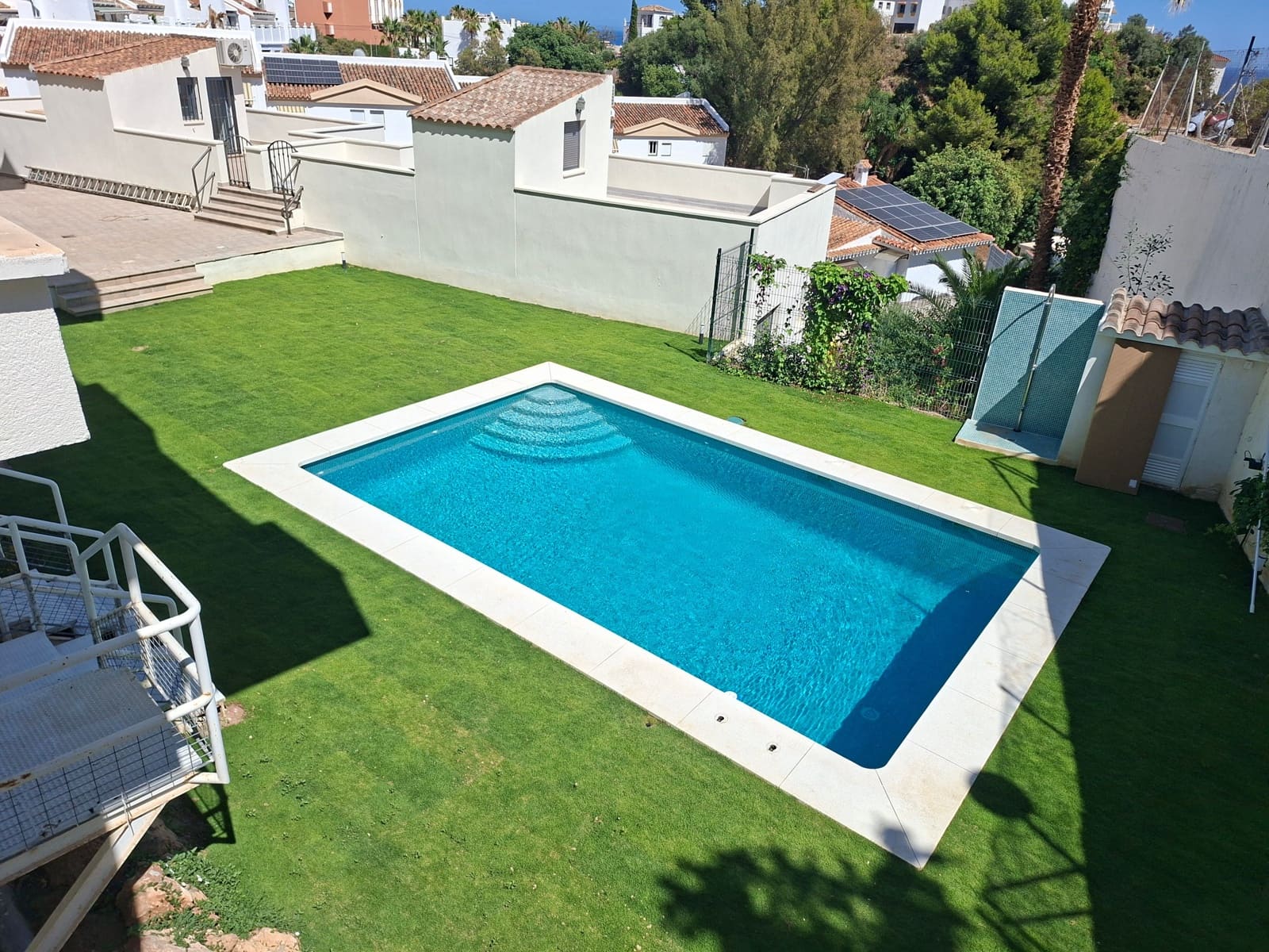 3 bedroom Townhouse for sale in Fuengirola with pool - € 649,000 (Ref: 9919134)