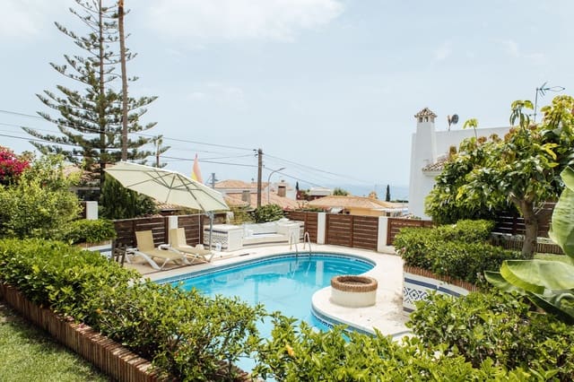4 camera da letto Casa da affittare in Vélez-Málaga con piscina garage - 2.500 € (Rif: 9921559)
