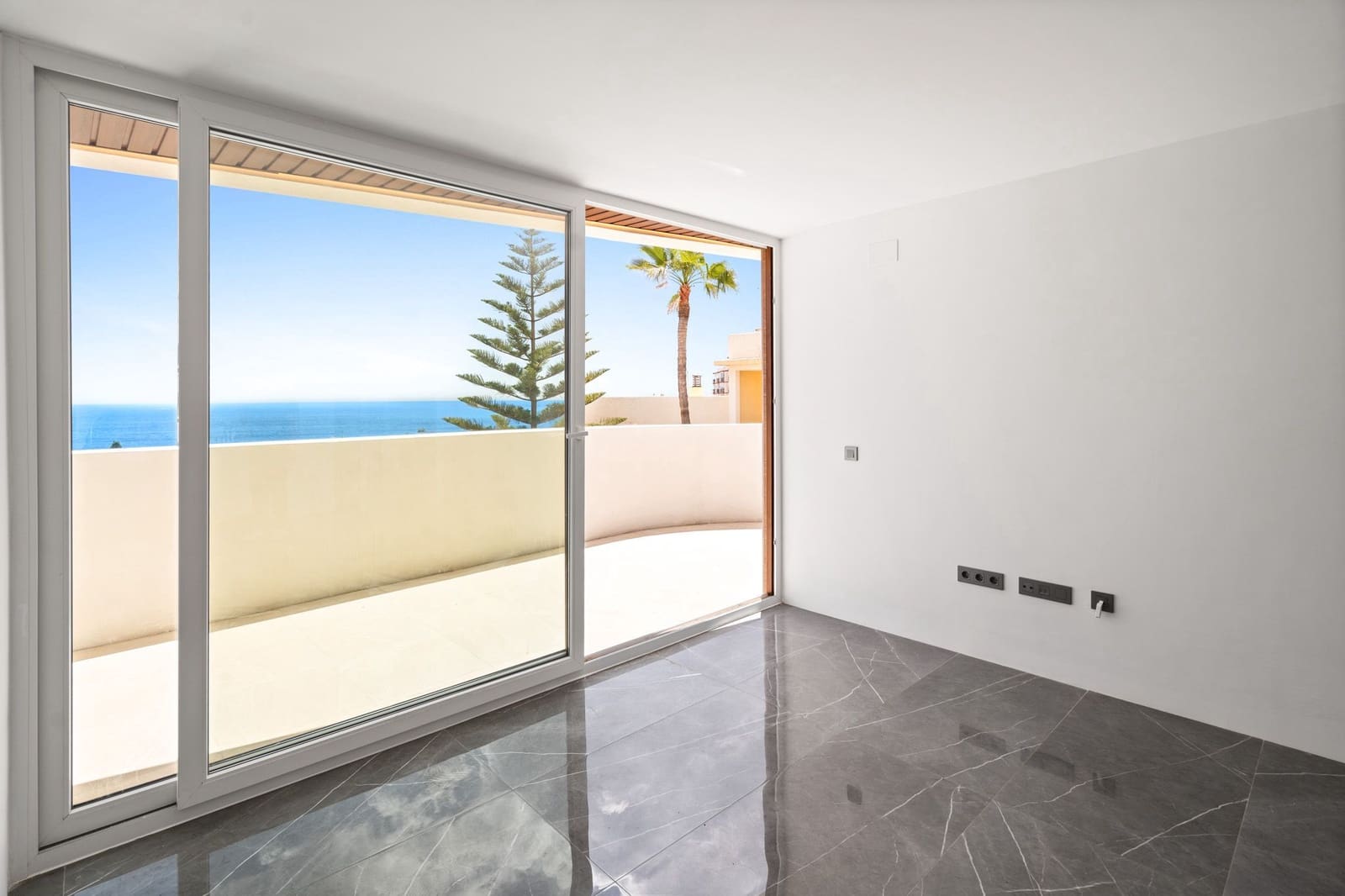 2 slaapkamer Appartement te koop in Benalmadena met zwembad - € 550.000 (Ref: 9921588)