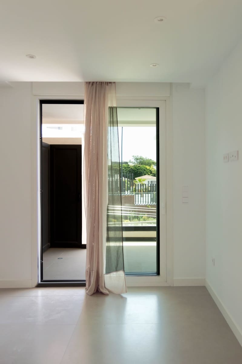 Apartamento de 3 habitaciones en Fuengirola en venta con piscina - 738.000 € (Ref: 9921925)