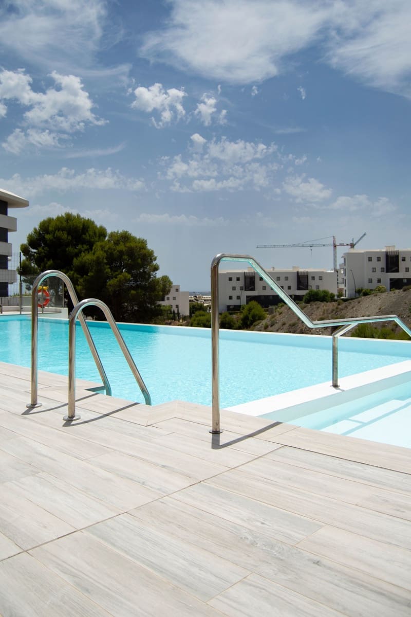 Apartamento de 3 habitaciones en Fuengirola en venta con piscina - 738.000 € (Ref: 9921925)