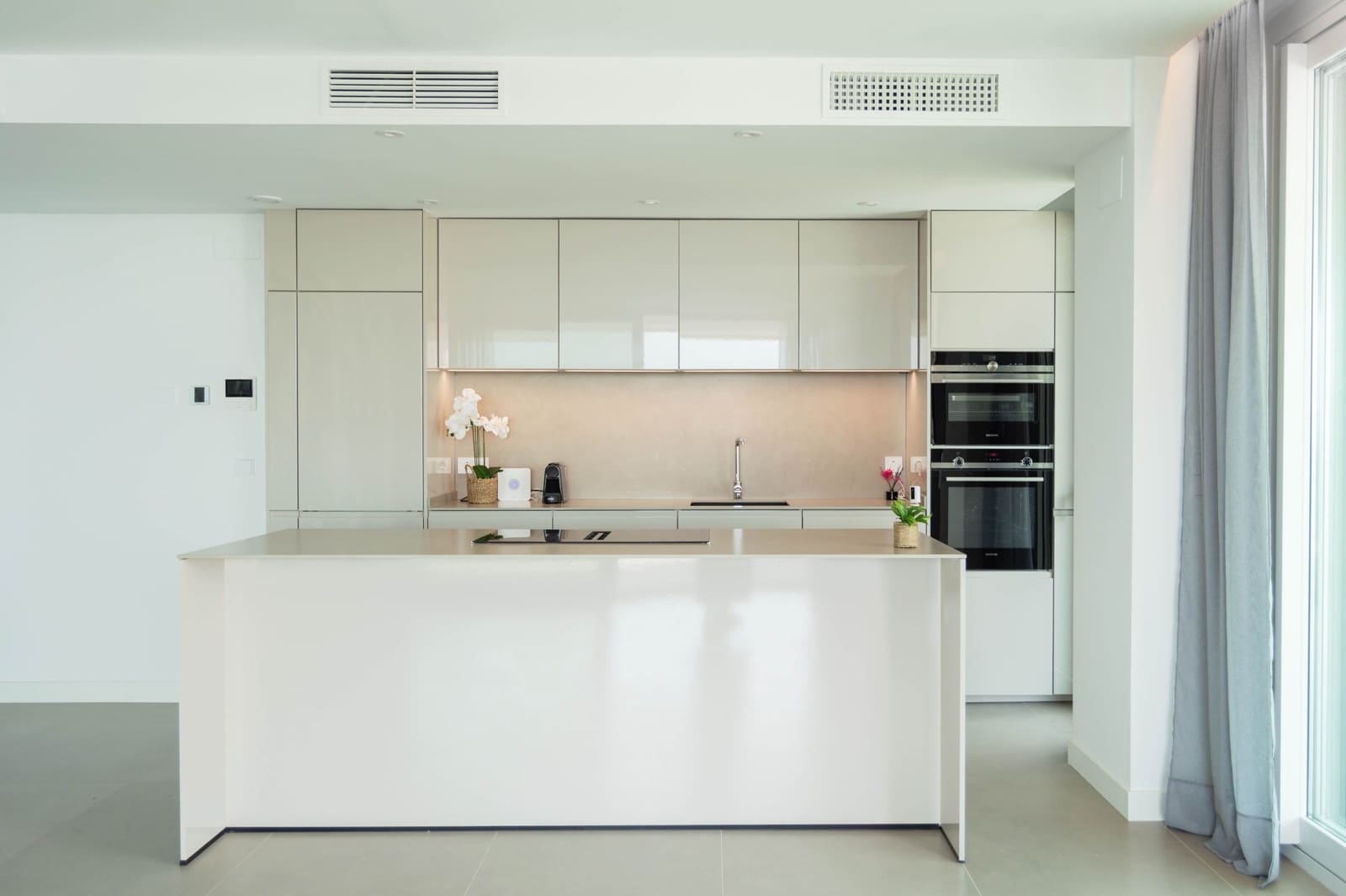 Apartamento de 3 habitaciones en Fuengirola en venta con piscina - 738.000 € (Ref: 9921925)