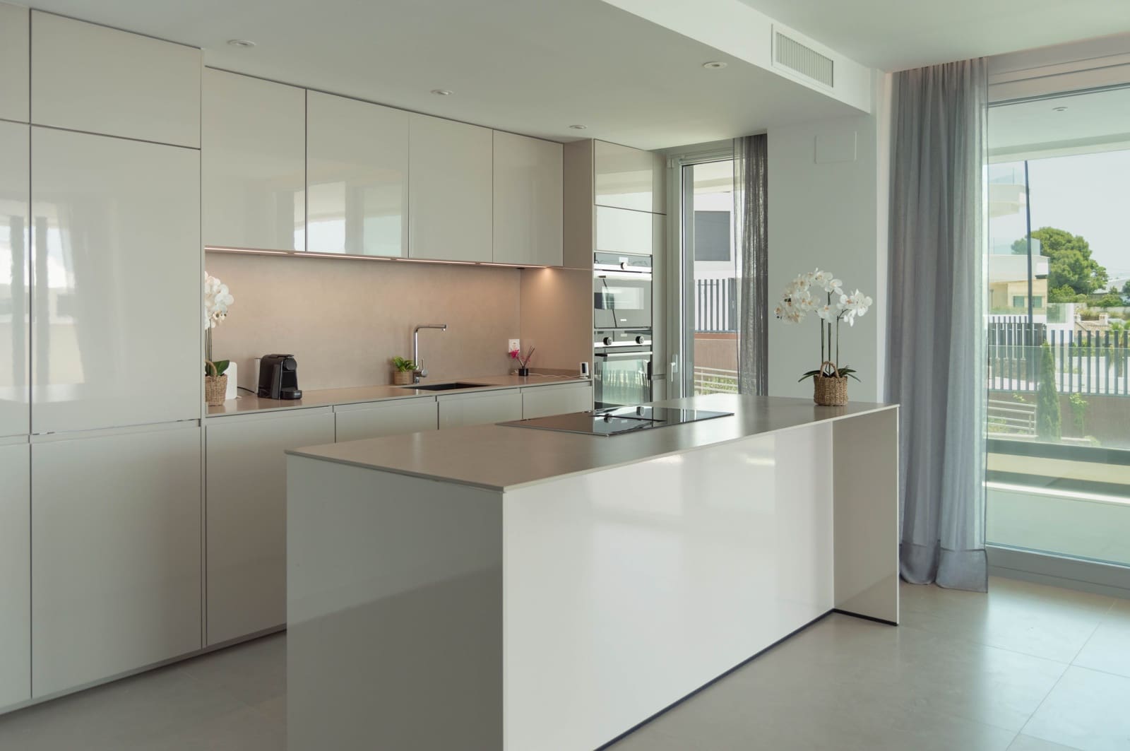 Apartamento de 3 habitaciones en Fuengirola en venta con piscina - 738.000 € (Ref: 9921925)
