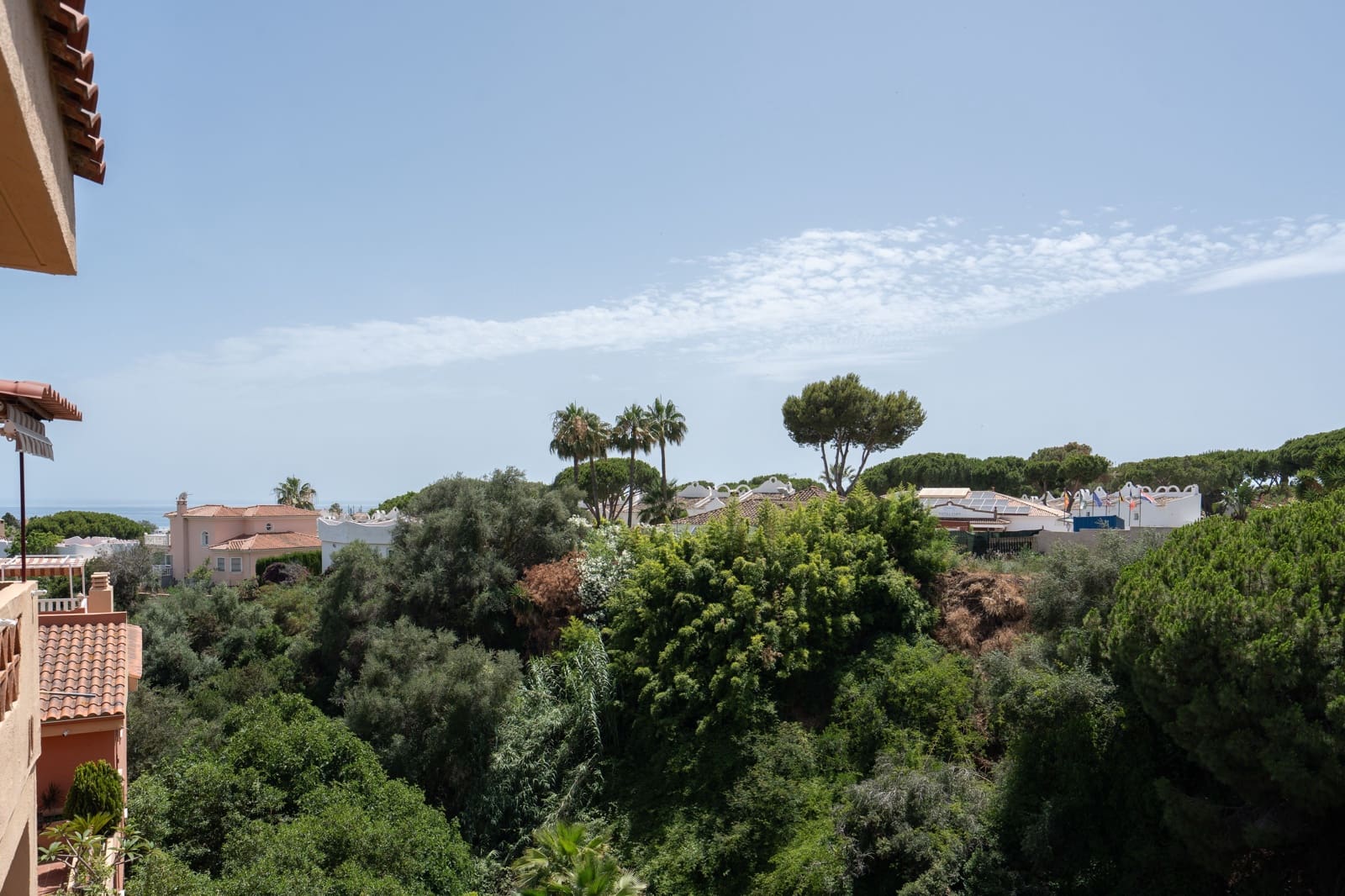 2 bedroom Penthouse for sale in Marbella with pool - € 420,000 (Ref: 9924853)