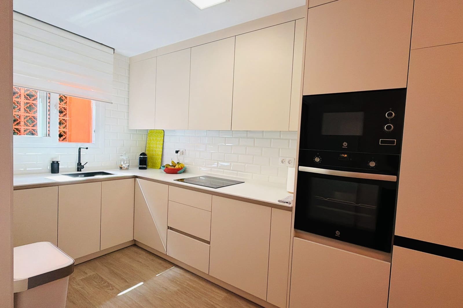 2 bedroom Apartment for sale in Marbella with pool - € 450,000 (Ref: 9924926)