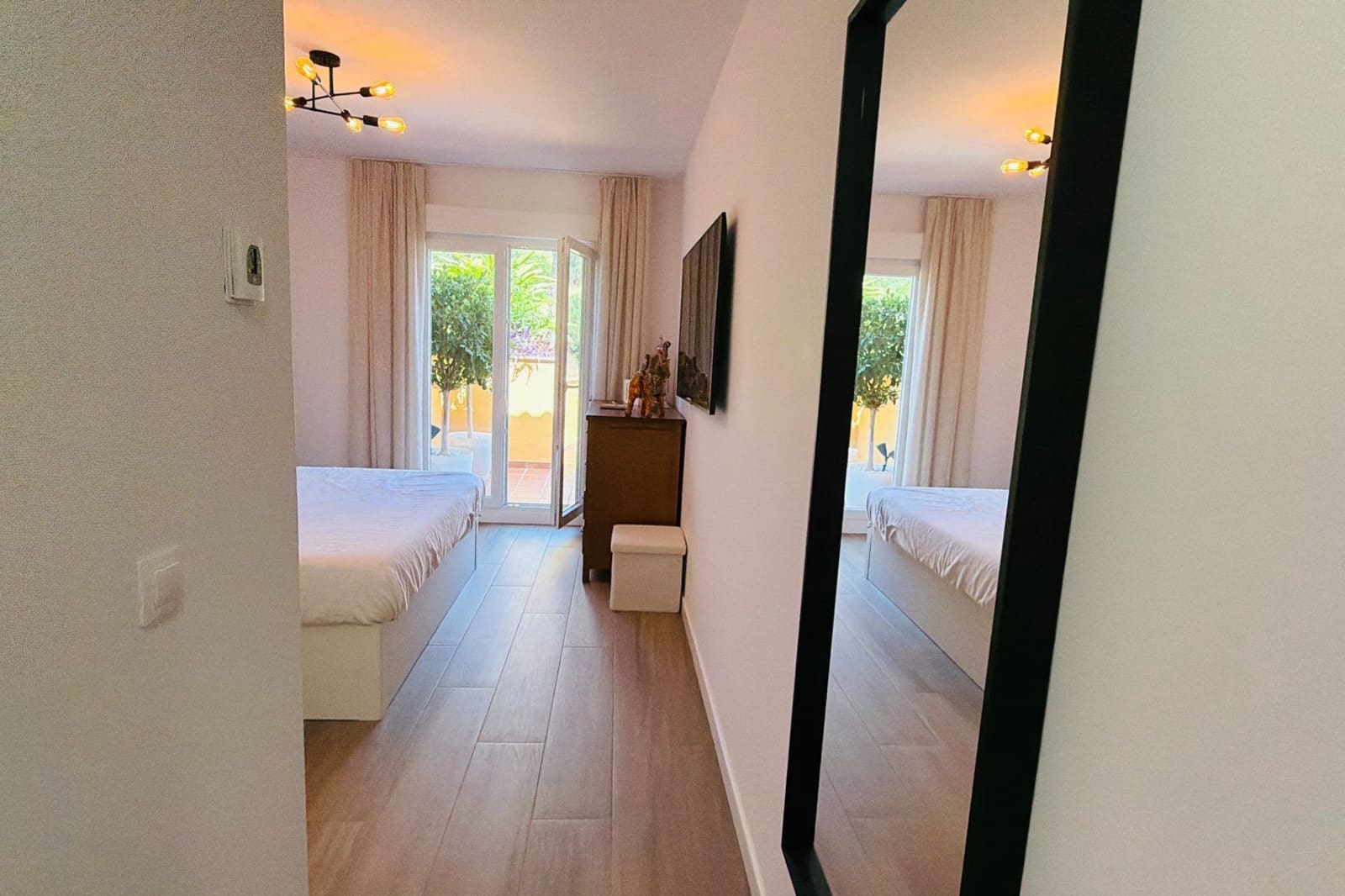 2 bedroom Apartment for sale in Marbella with pool - € 450,000 (Ref: 9924926)