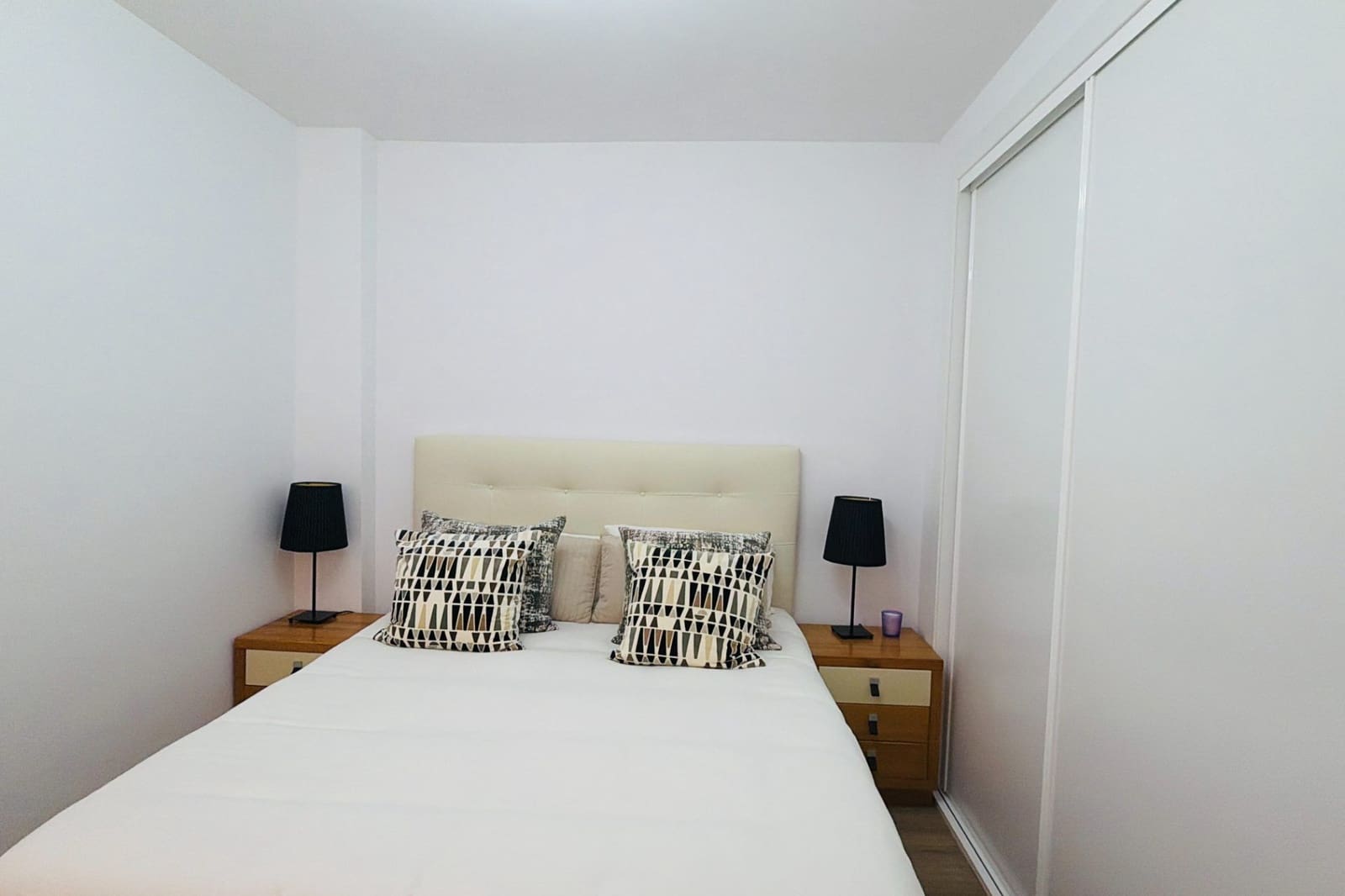 2 bedroom Apartment for sale in Marbella with pool - € 450,000 (Ref: 9924926)