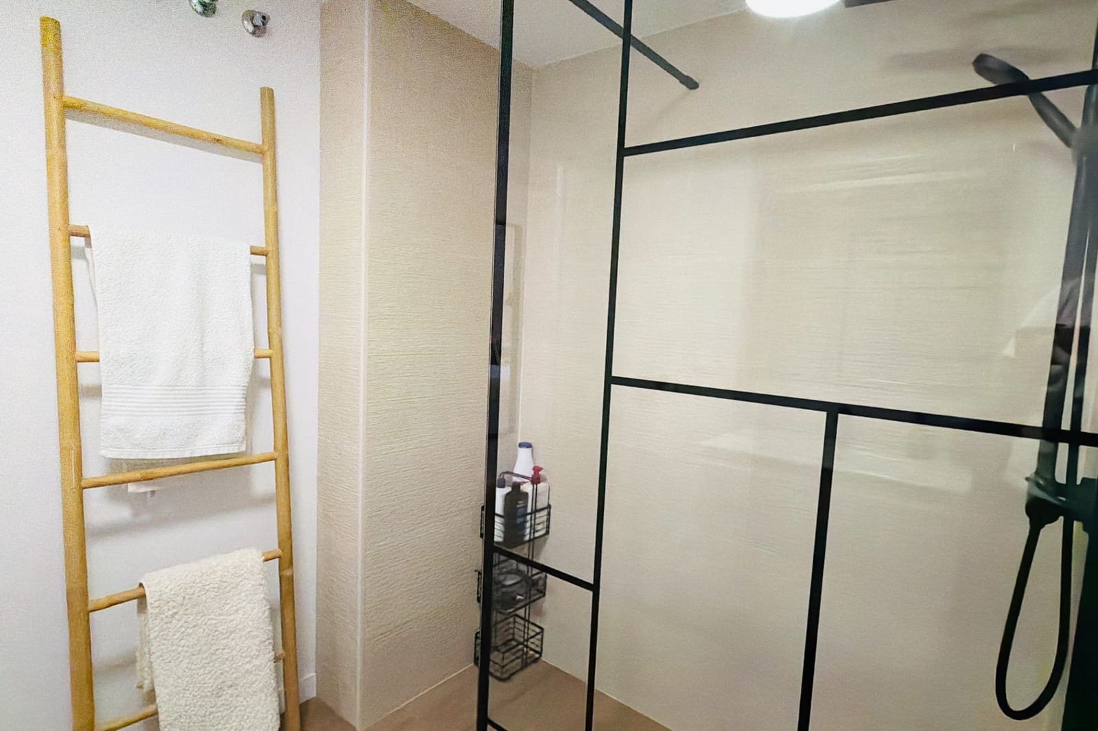 2 bedroom Apartment for sale in Marbella with pool - € 450,000 (Ref: 9924926)