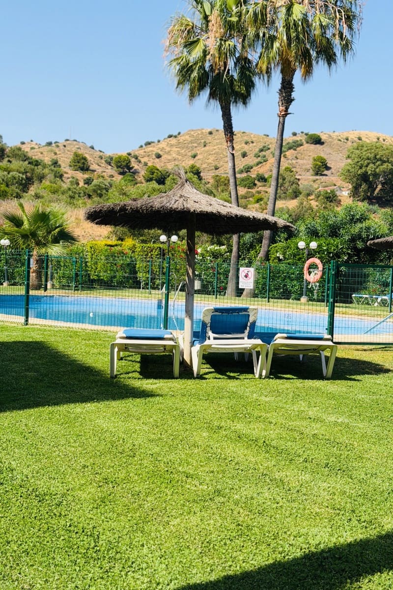 2 bedroom Apartment for sale in Marbella with pool - € 450,000 (Ref: 9924926)