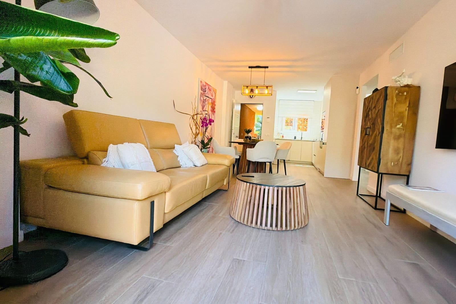 2 bedroom Apartment for sale in Marbella with pool - € 450,000 (Ref: 9924926)