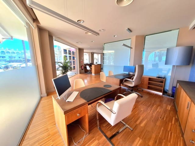 Hus til salgs i Puerto Marina, Benalmádena - € 1 050 000 (Ref: 9925240)