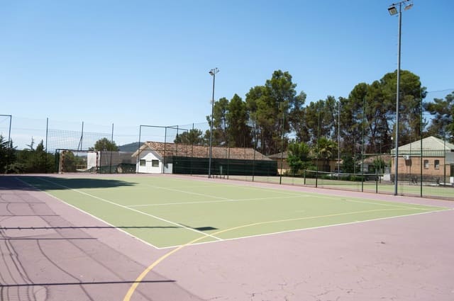 Byhus til salg i Granada by - € 219.000 (Ref: 9928886)