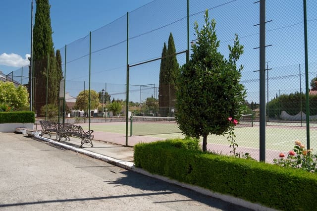 Byhus til salg i Granada by - € 219.000 (Ref: 9928886)