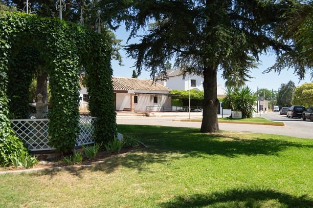 Byhus til salg i Granada by - € 219.000 (Ref: 9928886)