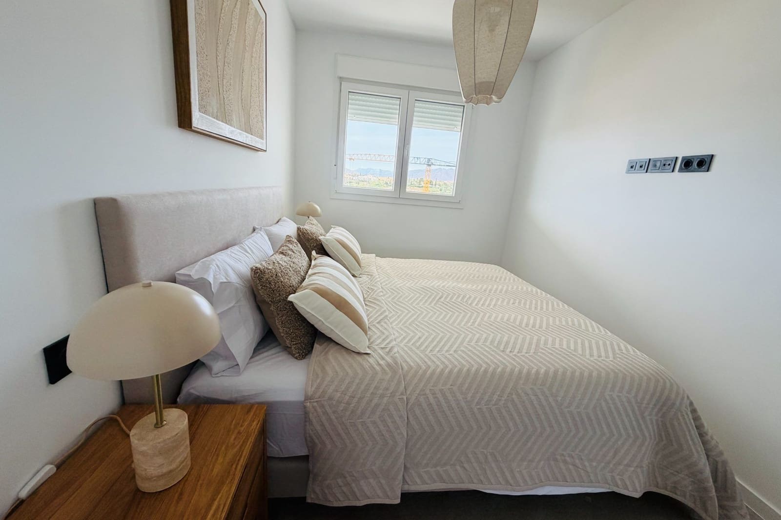3 bedroom Apartment for rent in Fuengirola with pool garage - € 2,500 (Ref: 9929887)