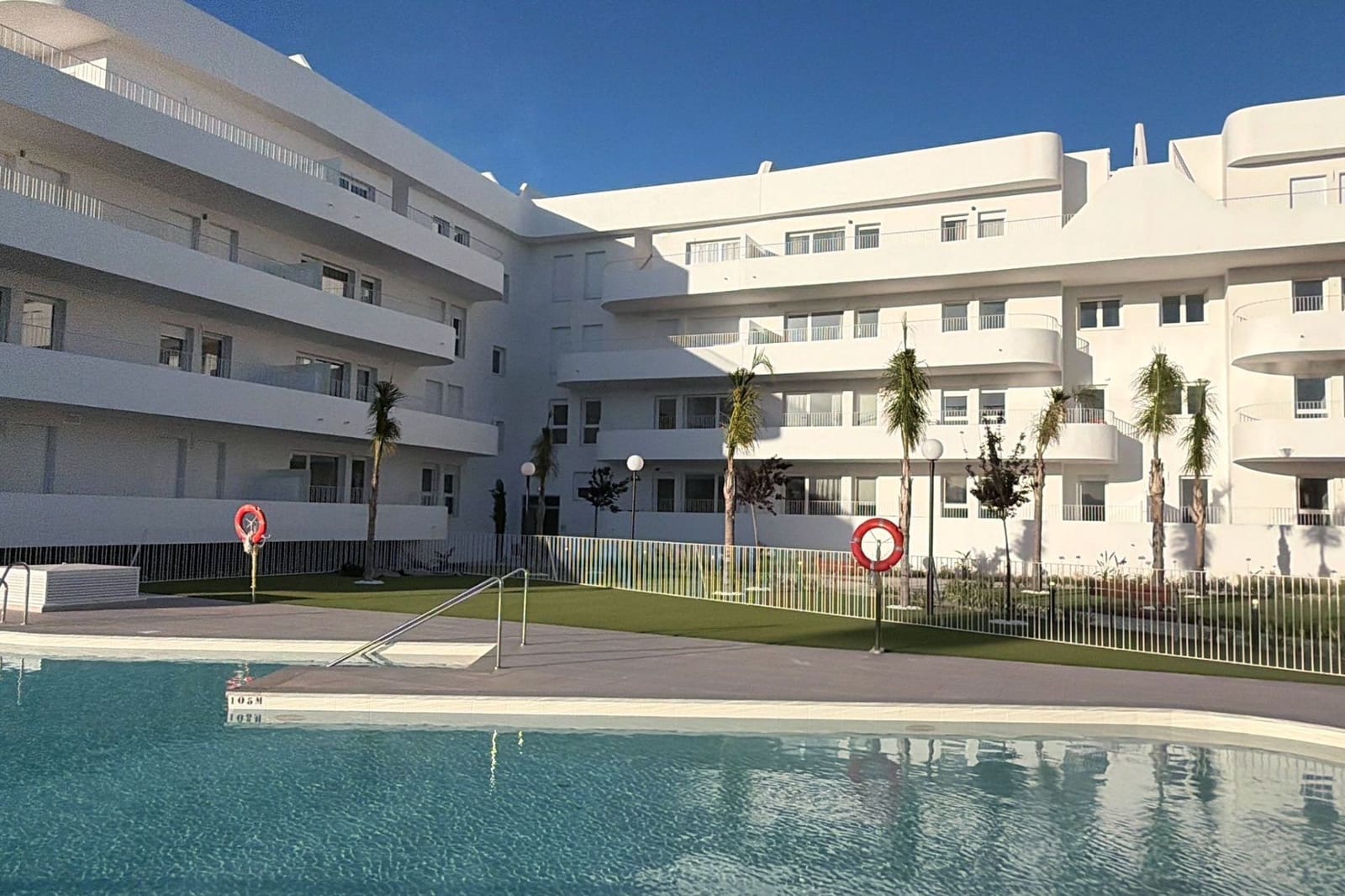 3 bedroom Apartment for rent in Fuengirola with pool garage - € 2,500 (Ref: 9929887)