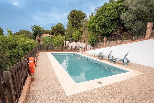 8 soverom Finca/Herregård til salgs i Este, Málaga by med svømmebasseng - € 775 000 (Ref: 9932178)