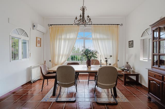 8 soverom Finca/Herregård til salgs i Este, Málaga by med svømmebasseng - € 775 000 (Ref: 9932178)