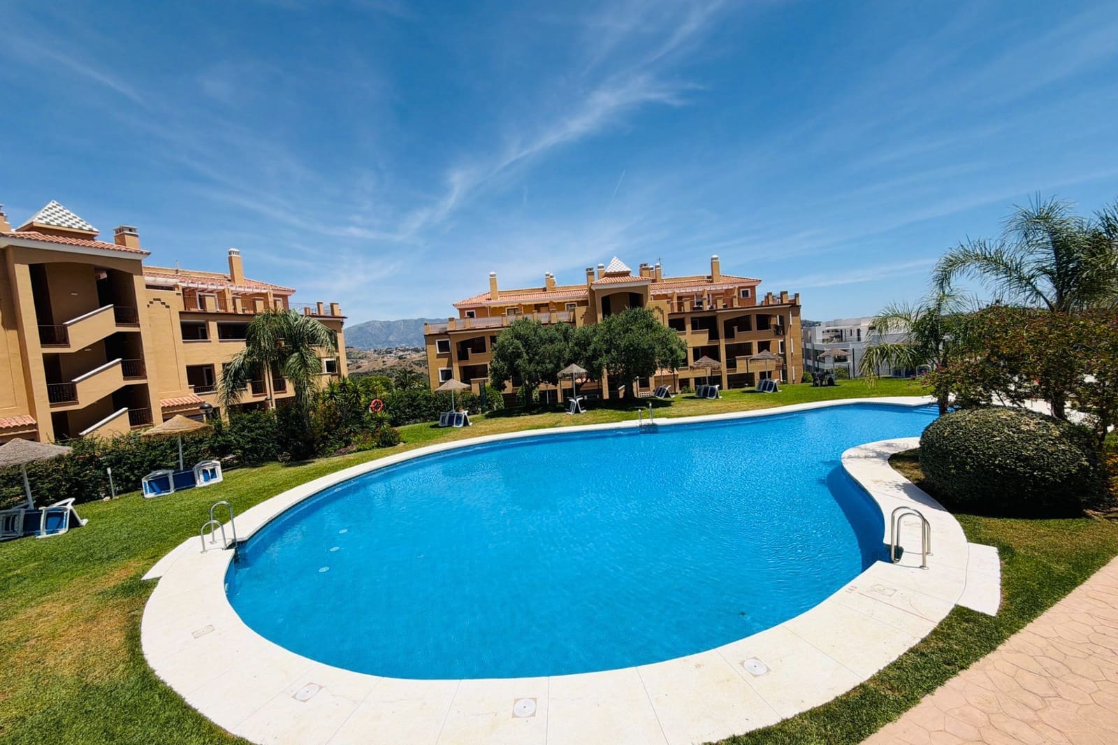 2 bedroom Apartment for sale in Mijas Costa with pool - € 369,000 (Ref: 9935292)