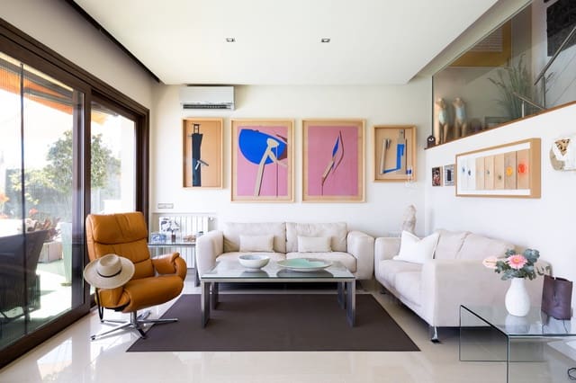 3 soveværelse Byhus til salg i Cerrado de Calderon, Málaga by - € 2.450.000 (Ref: 9935409)