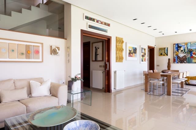 3 soveværelse Byhus til salg i Cerrado de Calderon, Málaga by - € 2.450.000 (Ref: 9935409)
