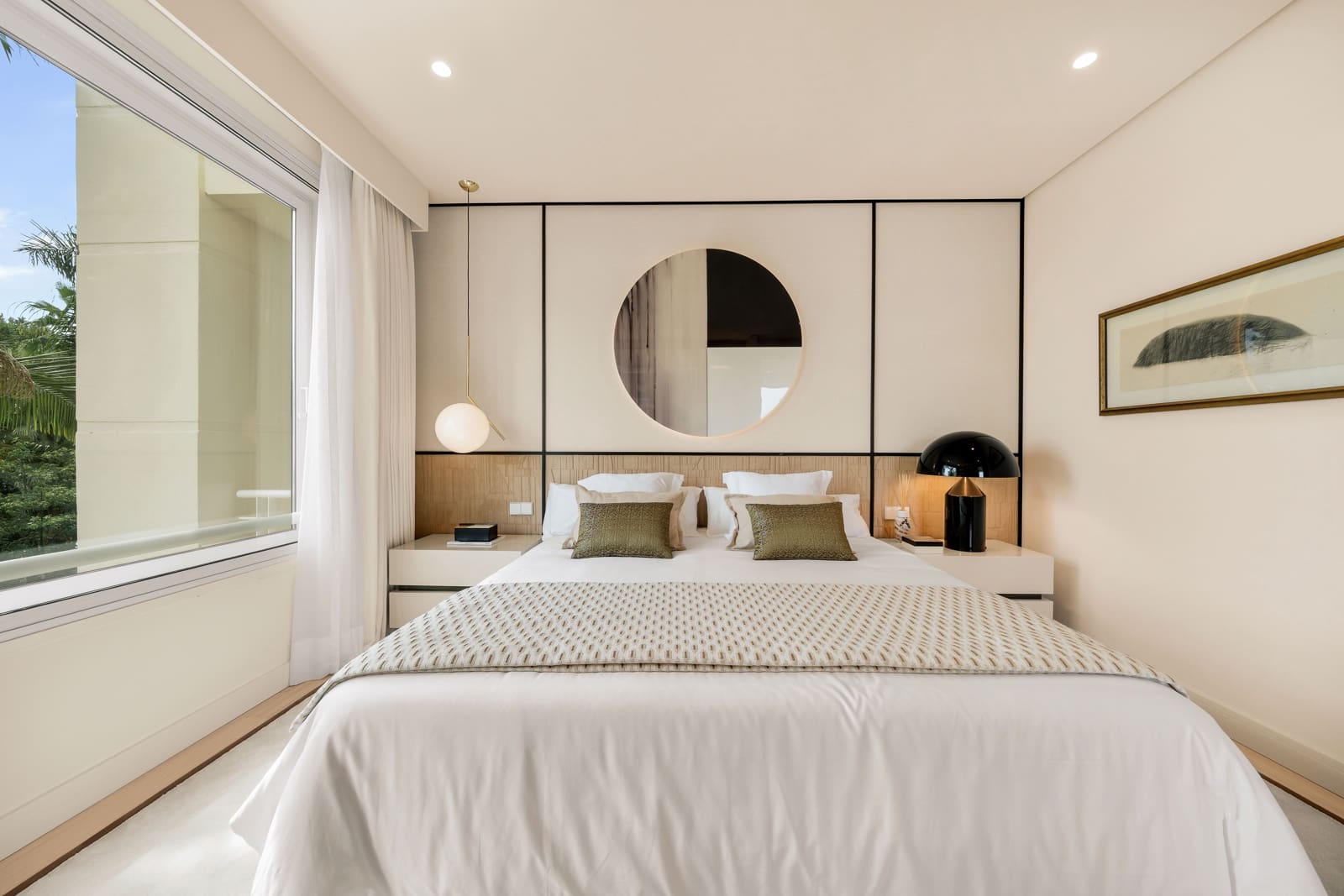 3 bedroom Flat for sale in Marbella with pool - € 2,150,000 (Ref: 9939115)