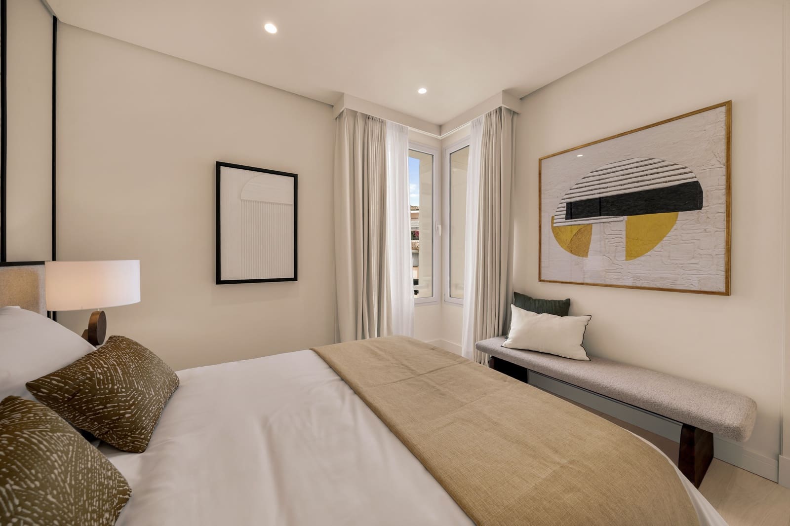 3 bedroom Flat for sale in Marbella with pool - € 2,150,000 (Ref: 9939115)