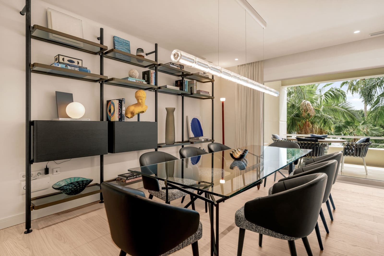 3 bedroom Flat for sale in Marbella with pool - € 2,150,000 (Ref: 9939115)
