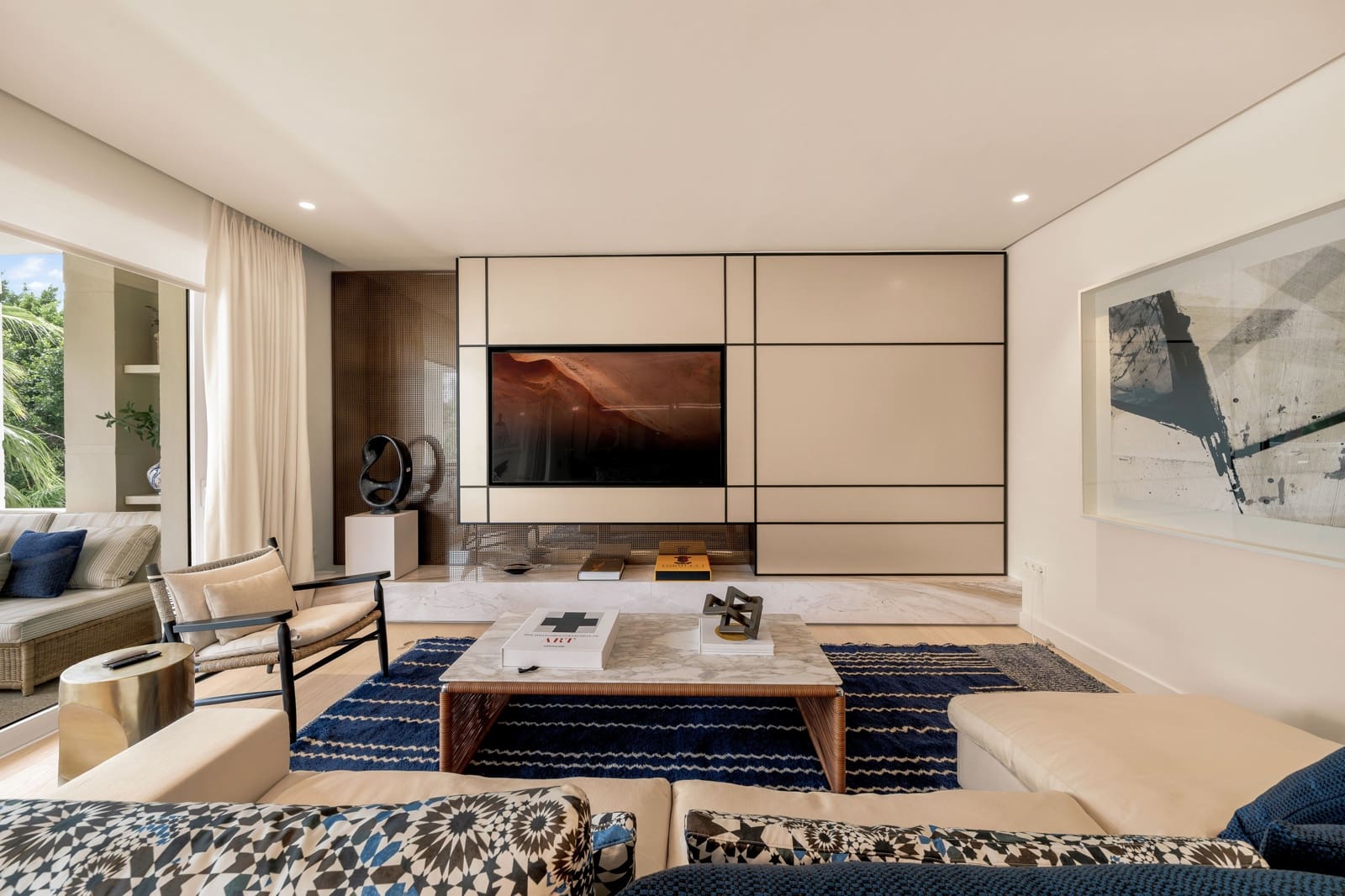 3 bedroom Flat for sale in Marbella with pool - € 2,150,000 (Ref: 9939115)