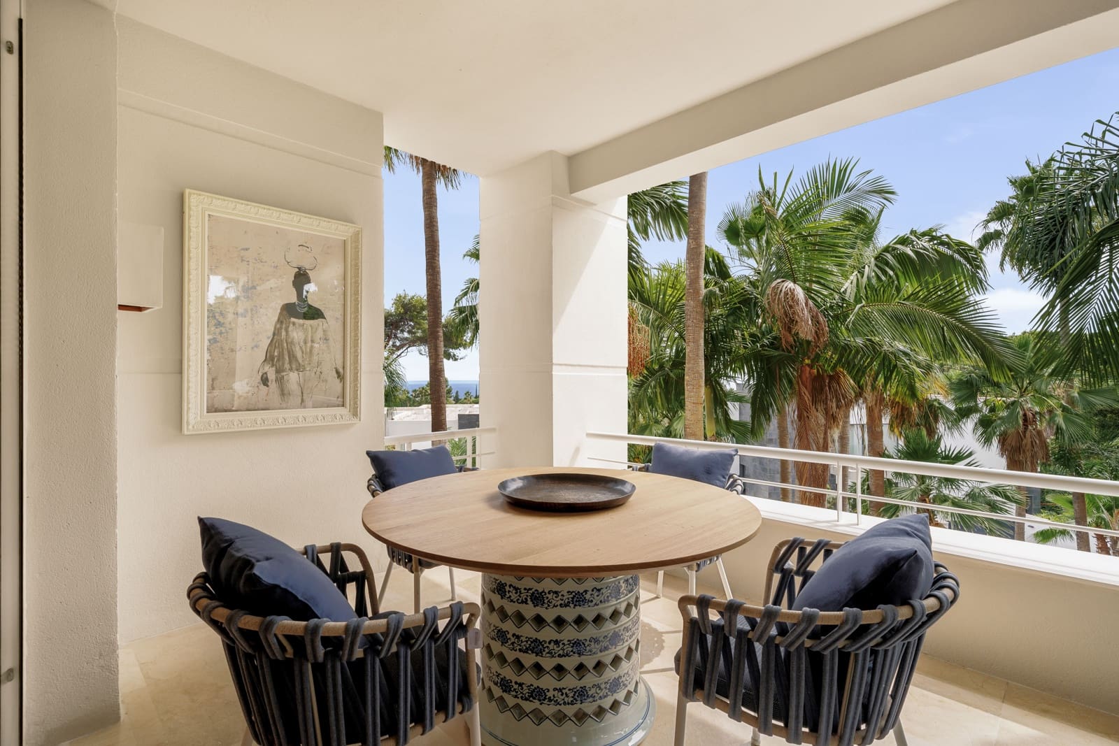 3 bedroom Flat for sale in Marbella with pool - € 2,150,000 (Ref: 9939115)