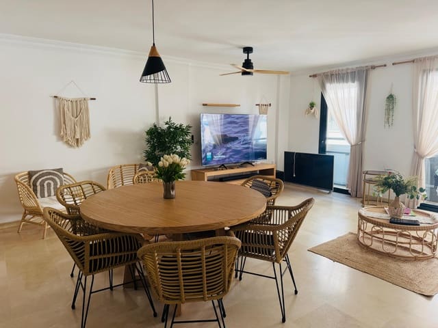 2 bedroom Apartment for rent in Centro ciudad, Fuengirola with garage - € 1,500 (Ref: 9940828)