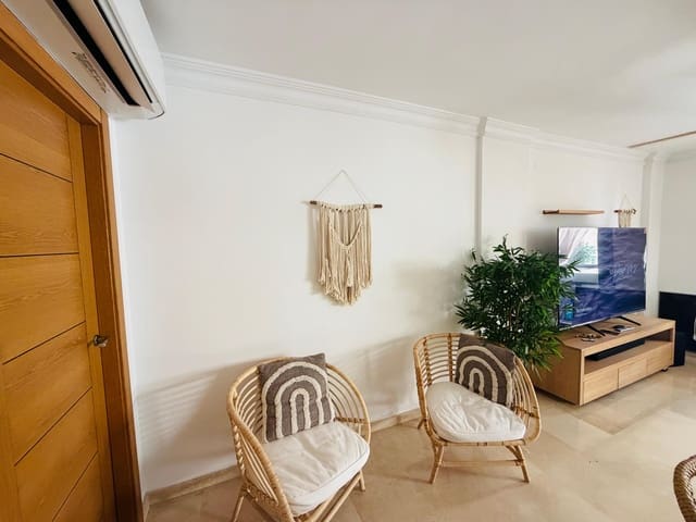 2 bedroom Apartment for rent in Centro ciudad, Fuengirola with garage - € 1,500 (Ref: 9940828)