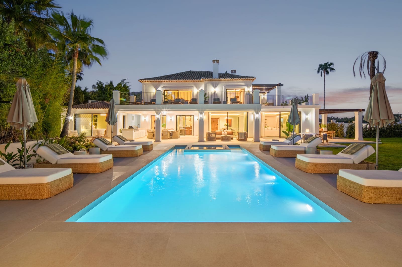 5 slaapkamer Villa te koop in Marbella met zwembad - € 5.995.000 (Ref: 9941193)