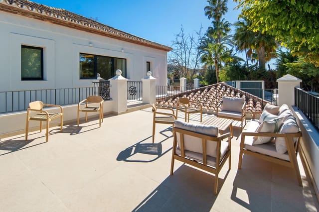 5 slaapkamer Villa te koop in Las Brisas, Marbella met zwembad - € 5.995.000 (Ref: 9941193)