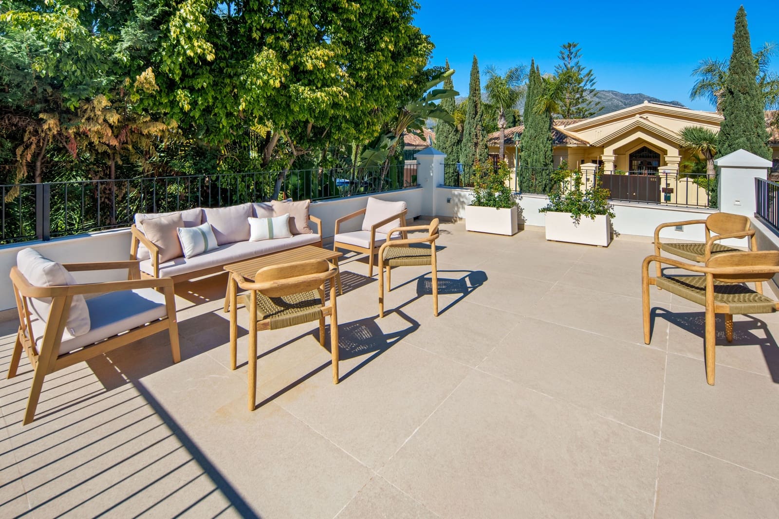 5 slaapkamer Villa te koop in Marbella met zwembad - € 5.995.000 (Ref: 9941193)